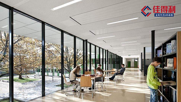 佳得利告訴你定做長(zhǎng)條戶外鋁扣板的小心機(jī)